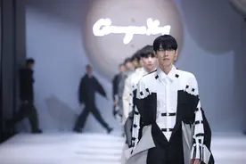 中国时装周看秀｜以传统盘扣连“结”时尚，可二次创作的时装图片