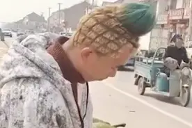 河北小伙理菠萝头卖菠萝：效果立竿见影，生意相当火爆