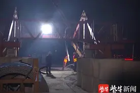 南沿江城际铁路站跨茅山旅游大道连续梁合龙图片