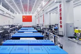 10个太阳到地球的辐射功率，汇聚到1根头发丝上？图片