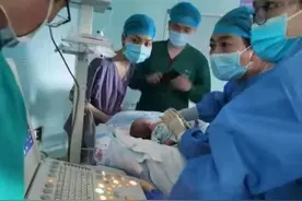 在妈妈肚子里差点肠坏死，佛山医生紧急手术为宝宝“排雷”图片