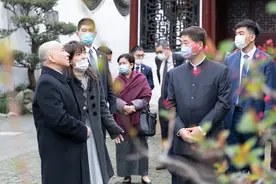 柬埔寨国王身边的90后上海女翻译：光鲜亮丽背后那不为人知一面图片