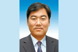 自治区人大常委会任免名单图片