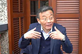 复旦教授王德峰讲《资本论》走红网络：学者成为网红不是坏事图片