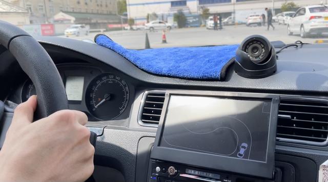 AI机器人教练在上海一驾校上岗3年，学员合格率提升近两成