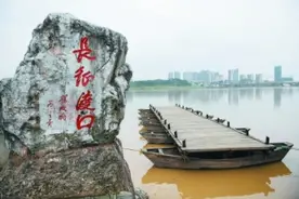 山水无阻，勇往直前——且看中国工程兵“铮铮铁骨”图片