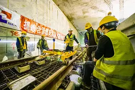 上海轨交18号线一期北段轨道全线贯通，预计年底全线开运图片