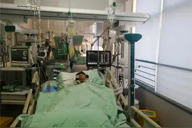 来自全国各地的爱心 这位母亲写满整整一页图片