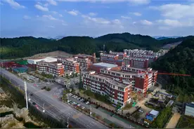 贵州龙里全额免除公办高中学费，每年540余万元由财政买单图片