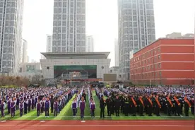 反恐演练进校园，临沂特警全警实战大练兵图片