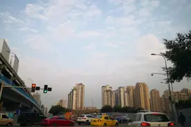 多房企成立租售中心跟中介“打架”，这块蛋糕吃起来容易吗？图片