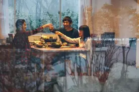 “成年人的世界没有愚人节”，什么夺走了我们笑的能力？图片