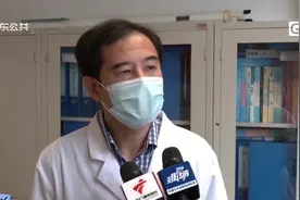 广州：男子自小饮料当水喝 手足关节长满“痛风石”视频封面