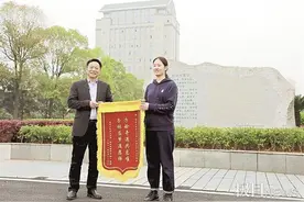 感恩您曾救过我，“方舱考研女孩”成了救命恩人的学生图片