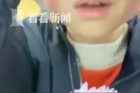 清明节将至 幼儿园老师收到小朋友送来的花...图片