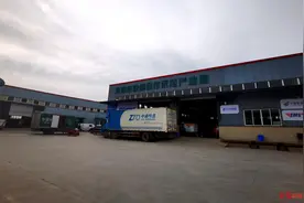 网购逐渐成了村民的习惯，但快递进村“收费”瓶颈待解图片