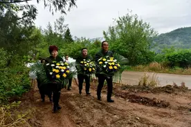 清明节前夕 四川阆中“红军村”纪念先烈图片