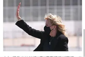 戴假发扮空姐，美国第一夫人对记者搞愚人节恶作剧图片