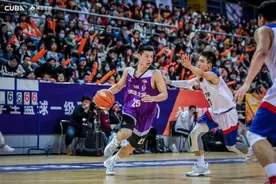 清华大学男篮击败北大男篮夺得CUBA东北赛区冠军图片
