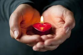 Mourn和Grieve：英语中的“哀悼”有什么区别？图片