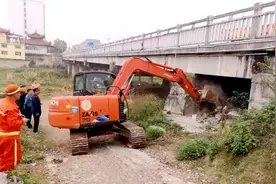 大桥底下建"仓库"，拆！莆田公路部门提醒：涉嫌违法图片