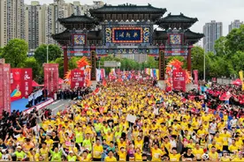 18000人参赛，2021永川马拉松鸣枪开跑图片