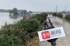 电梯困人事件频发！扬中发出电梯乘坐安全警示图片