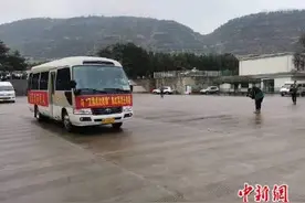 隔空团聚！戎边烈士与孩子的初次见面图片