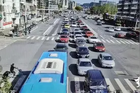 ​通往南京各墓园道路车多排队，建议车友们这样走图片