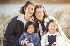 钟嘉欣罕晒全家福 儿女遗传老公颜值超像龙凤胎图片