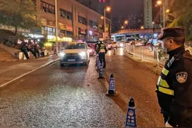 轰轰轰！“鬼火少年”凌晨“炸街”，4辆摩托被一锅端图片