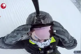 极限挑战：王迅骑乌龟滑雪被秒杀，艰难营业实惨了视频封面