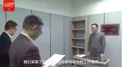 “你要是被黑恶势力的威胁吓到，案子就办不成了。”打“伞”斗士讲述惊心故事