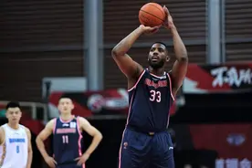 CBA | 杜锋揭秘引入汤普森始末 球队翻译立功图片