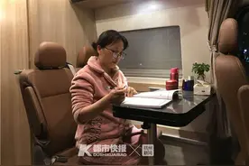 宁波女医生为什么把房车当家，一周5天睡车里？背后的故事让人敬佩图片