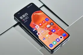 再降价500元！3500元最值得你买的手机图片