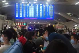广州南站大量列车晚点，广铁回应：江海至江门东站出现红光带视频封面