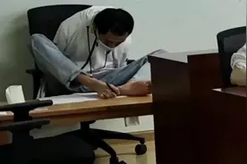 好样的！无臂少年考上同济研究生视频封面
