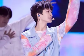 专访丨周深：别夸我，我怕尴尬图片