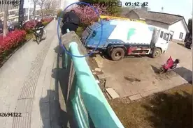 20岁姑娘崩溃：爸妈离婚，我要养3个弟妹！不想活了图片