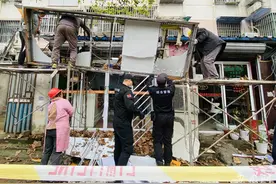 合肥市亳州路街道17间违建“门面”被拆除图片
