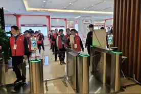 福彩双色球摇奖现场，山东观摩团共同见证奇迹时刻图片