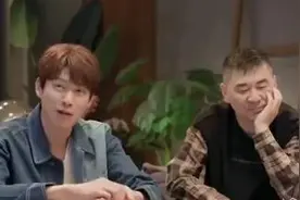 猝不及防！魏大勋节目中摘头套 综艺感爆棚图片