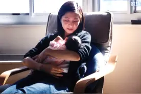 新生儿没有眼睛和鼻子？日本妈妈带娃远赴美国，18年艰难育儿…图片