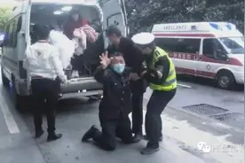 南昌一医院门口！病人家属突然下跪！看哭了……图片