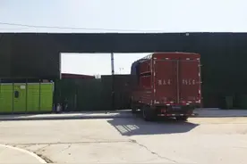 看郑州违建到底有多难拆？刚拆的违建原地复活 还玩起躲猫猫图片