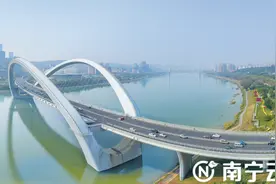 南宁市民反映有黄泥水排入邕江，相关部门回应——居民自来水水质未受影响图片