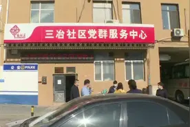 面对面服务！教老年人玩转智慧公交图片
