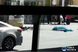 突发！哈尔滨一路口发生交通事故，公交车与电动车相撞…图片