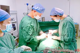 男子屁股长“痘痘”疼痛难耐，竟是罕见的藏毛窦，发病率26/100000图片